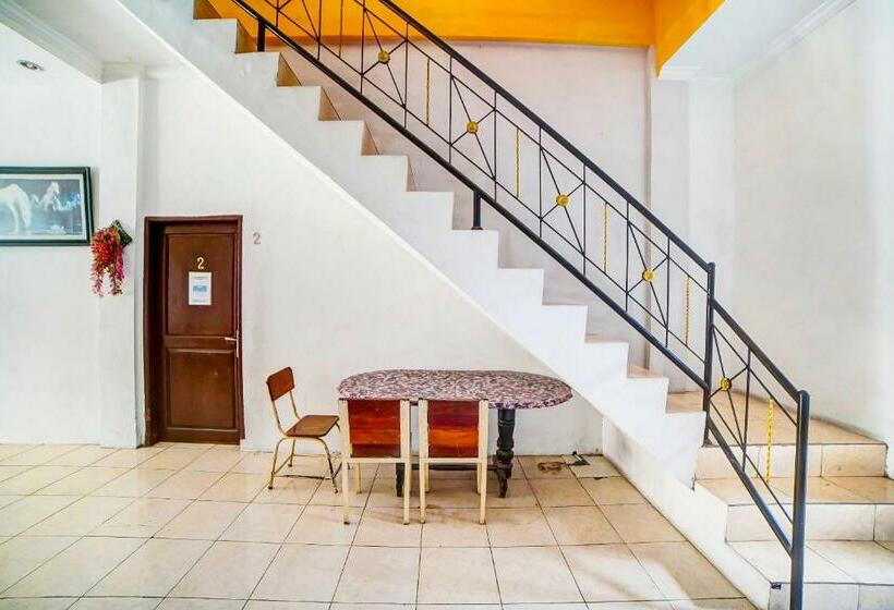 酒店 Reddoorz @ Brayan Medan