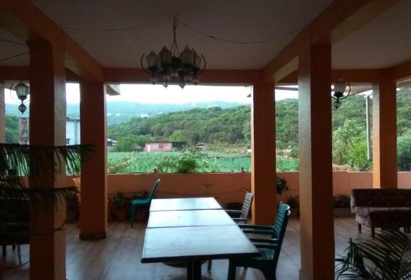 Отель Shilpa Strawberry Garden