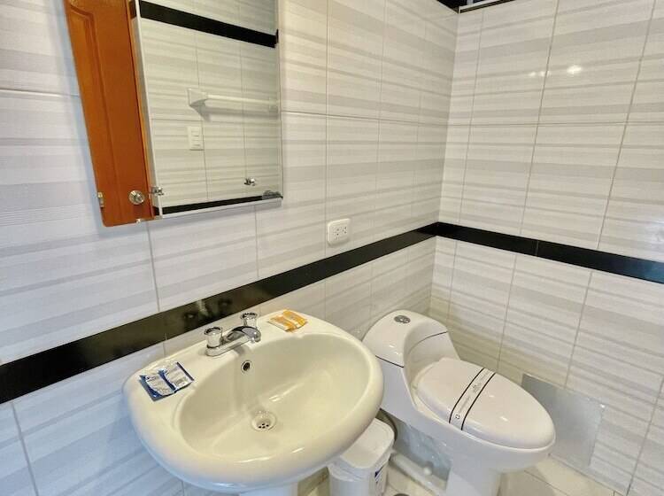 Jultom Inn Hotel & Suites