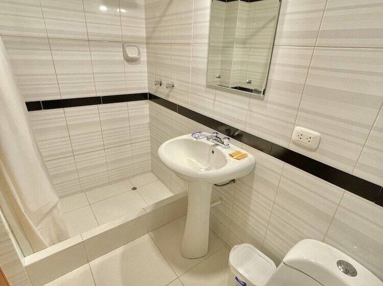 Jultom Inn Hotel & Suites