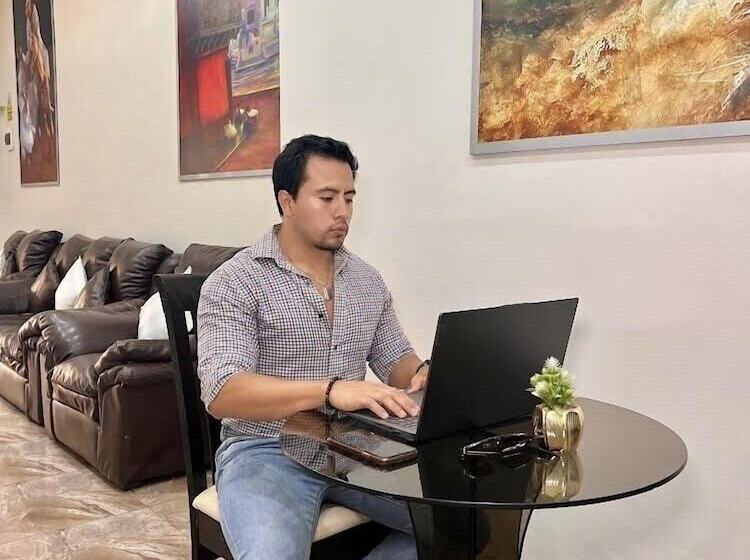 Jultom Inn Hotel & Suites