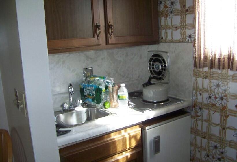 فندق على الطريق Long Beach Motor Inn