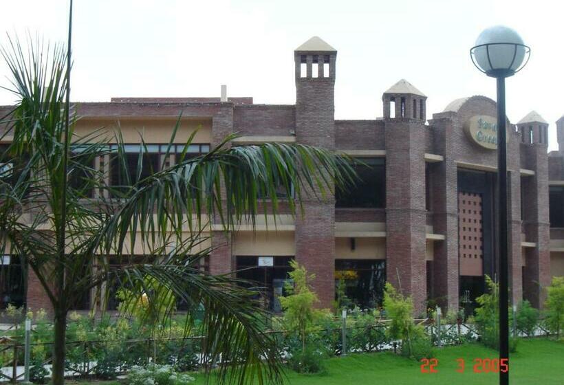 فندق على الطريق Savoy Greens Karnal