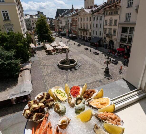 Oysters & Bubbles Gastro Hotel. Rynok Square