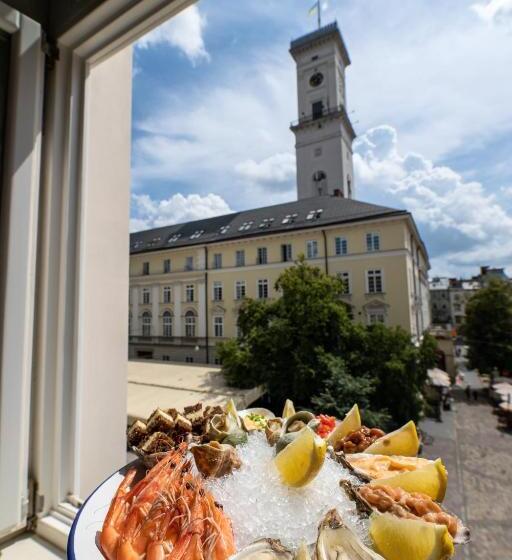Oysters & Bubbles Gastro Hotel. Rynok Square