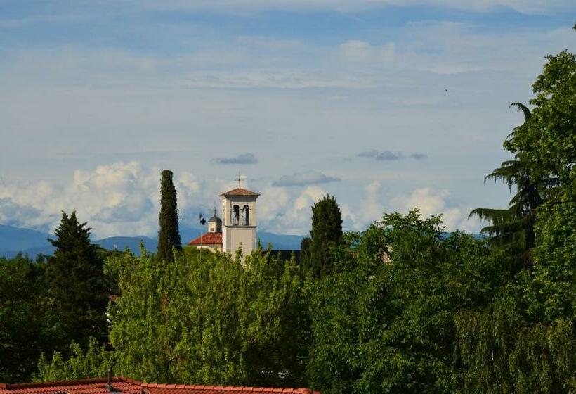 פנסיון Al Castello Di Aiello