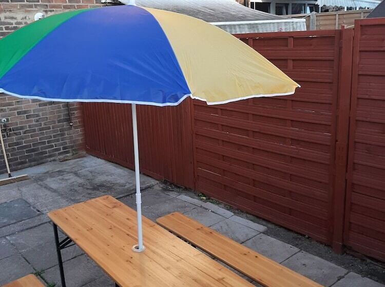 بنسيون Budget 4 Bed House In Woolwich