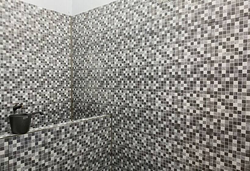 ペンション Khalisa Home Syariah Pontianak