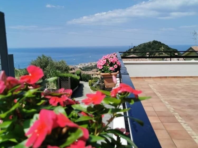 بنسيون La Terrazza Degli Dei