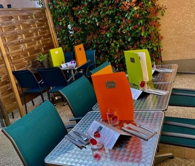 بنسيون O Cepages