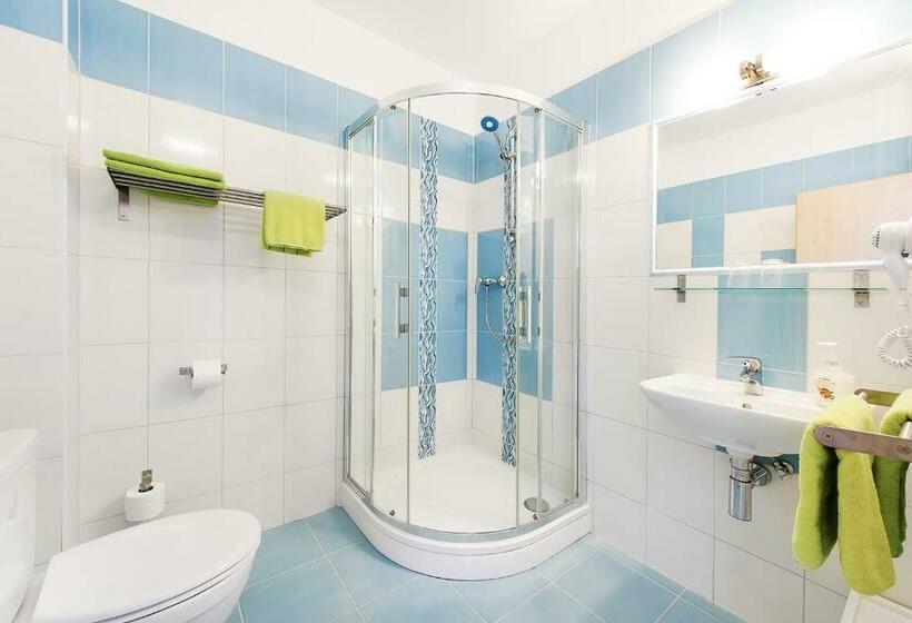 膳宿费 Penzion Putim