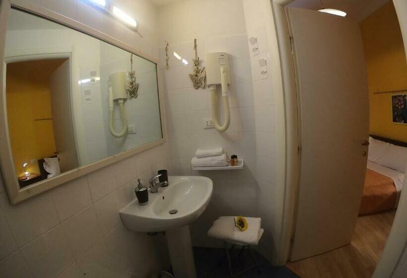 پانسیون Valerie