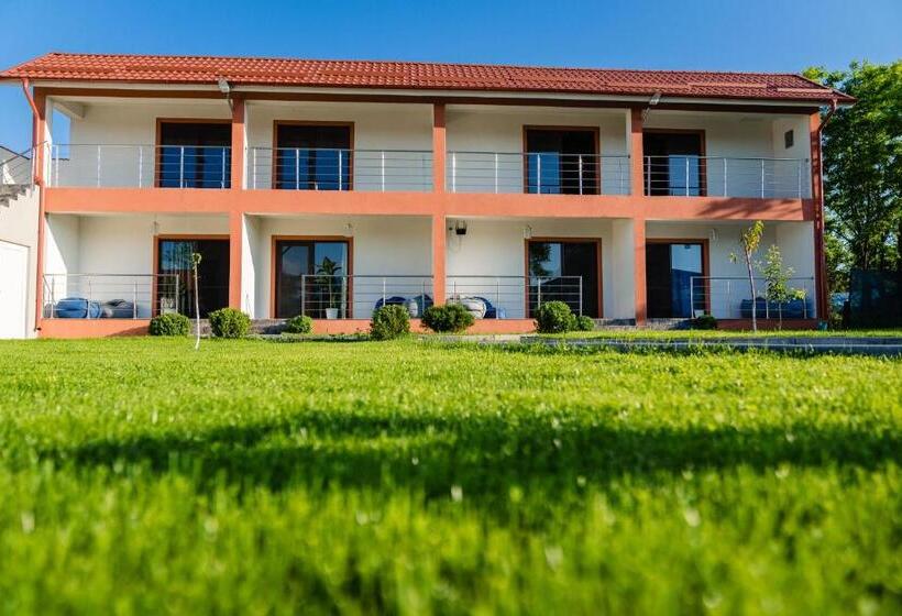 פנסיון Wait`n Sea House