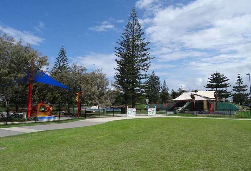 Broadbeach Travel Inn Apartments