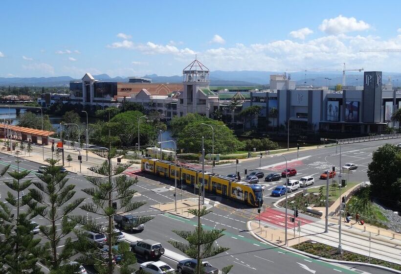 Broadbeach Travel Inn Apartments