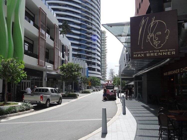 Broadbeach Travel Inn Apartments