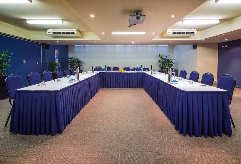 Canberra Parklands Central Apartment Hotel Official