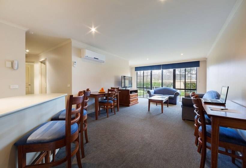 Canberra Parklands Central Apartment Hotel Official