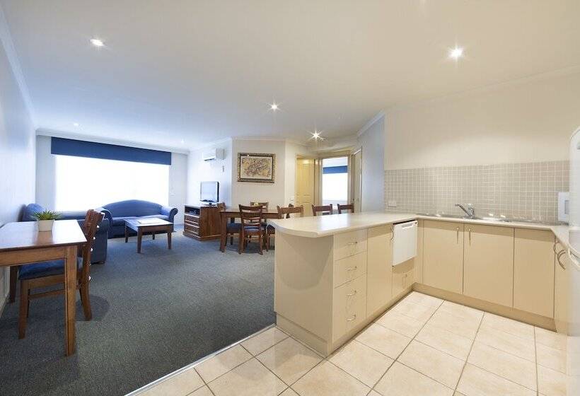 Canberra Parklands Central Apartment Hotel Official
