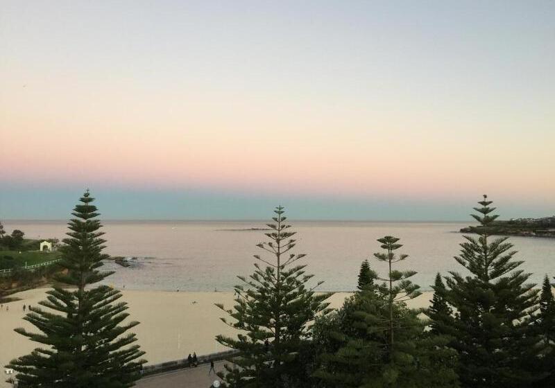 Coogee Sands Hotel & Apartments