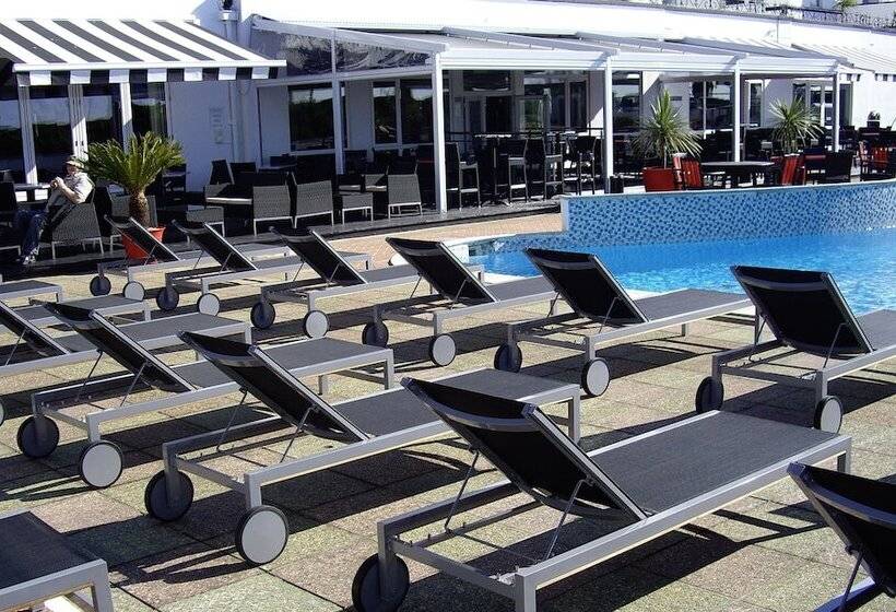 Cumberland Hotel Oceana Collection