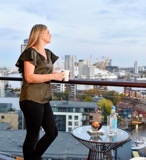 Fraser Place Canary Wharf