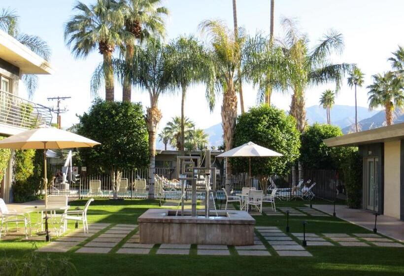 Отель 7 Springs Inn & Suites