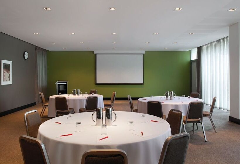 Adina Apartment Hotel Perth