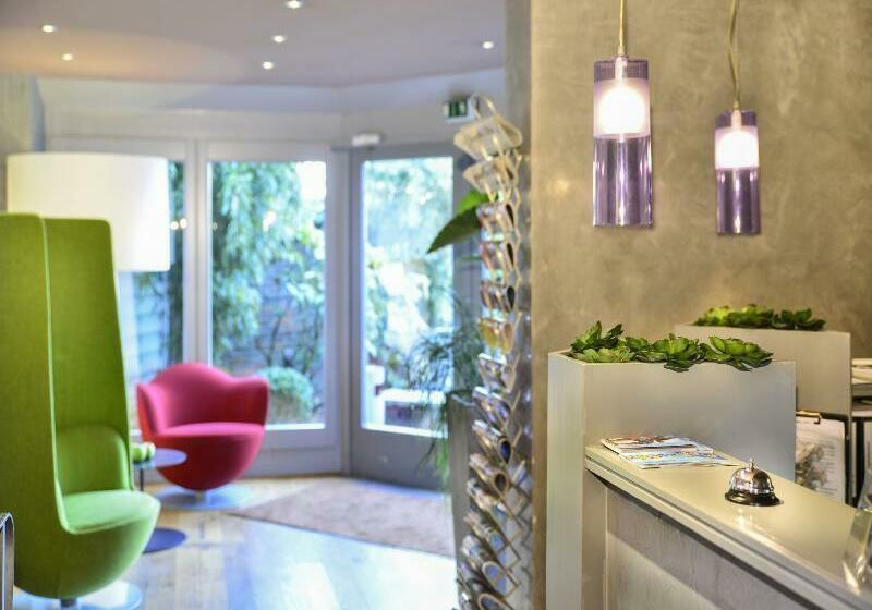 Airport Hotel By The New Yorker