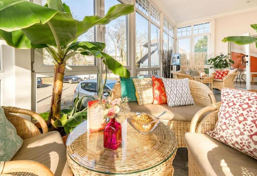 Отель Airport Fashion