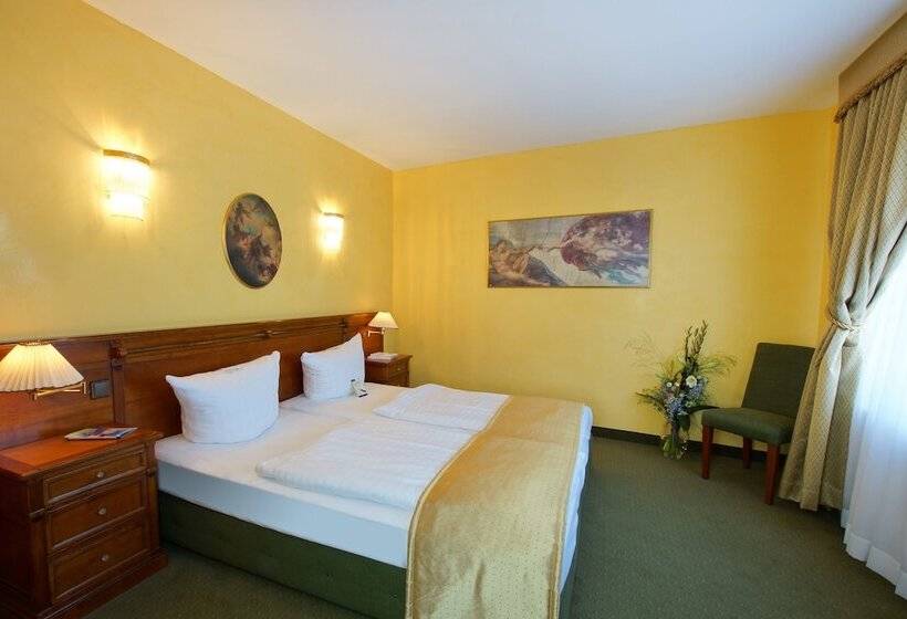 هتل Am Luisenplatz