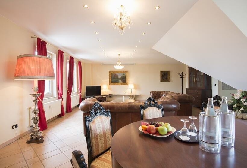 ホテル Am Luisenplatz