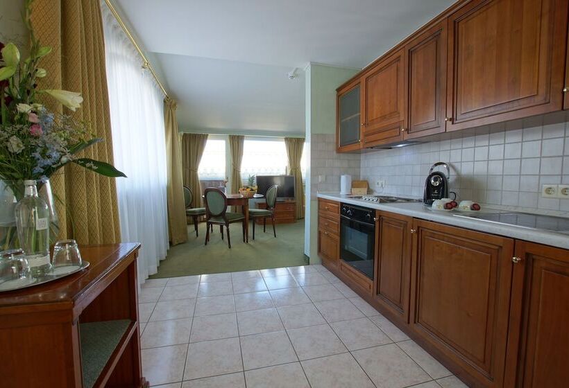 هتل Am Luisenplatz