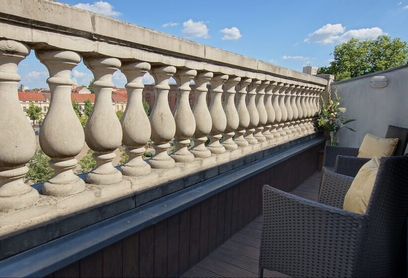 ホテル Am Luisenplatz