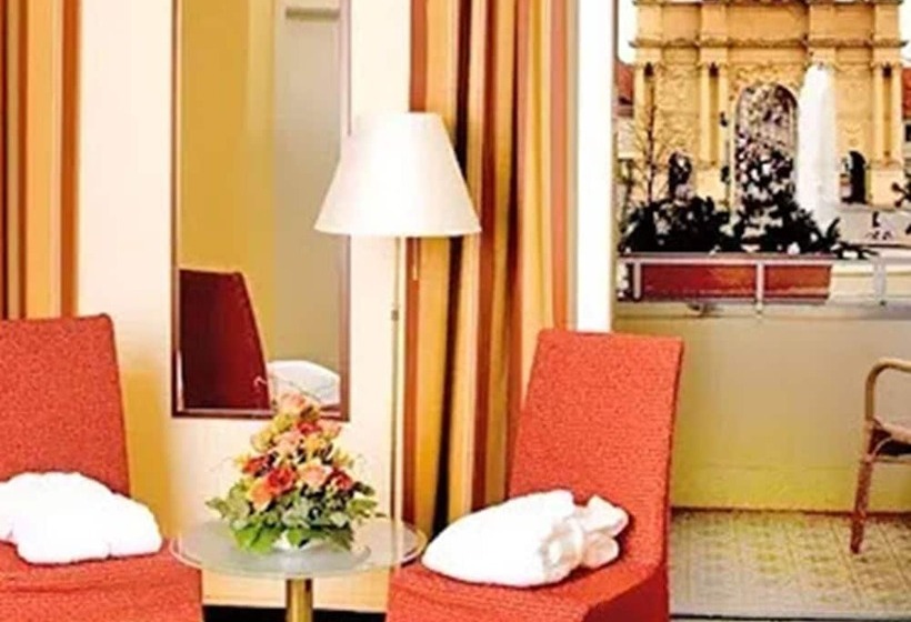 ホテル Am Luisenplatz