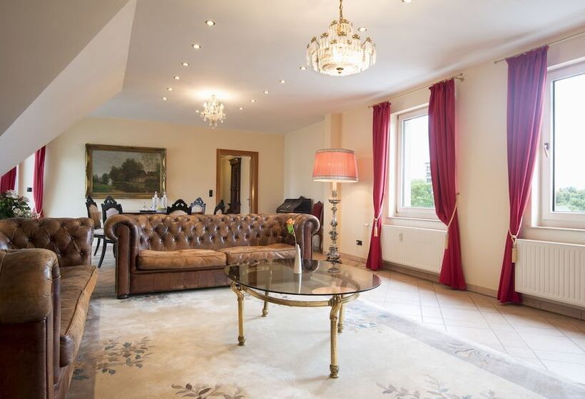 ホテル Am Luisenplatz