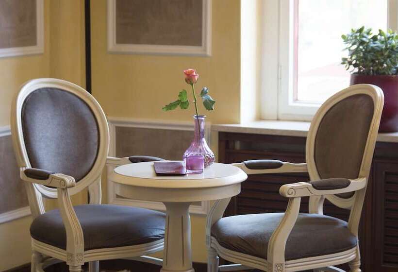 هتل Am Luisenplatz