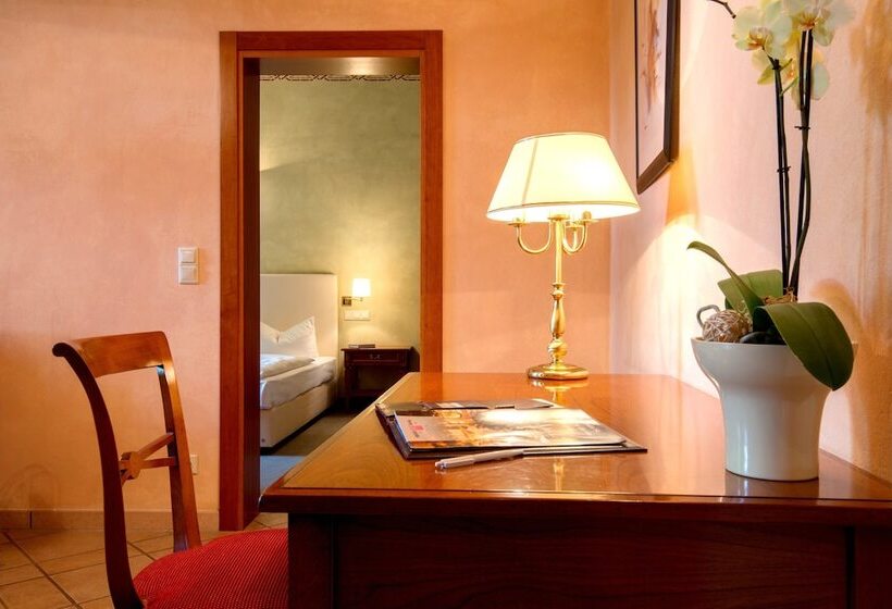 ホテル Am Luisenplatz