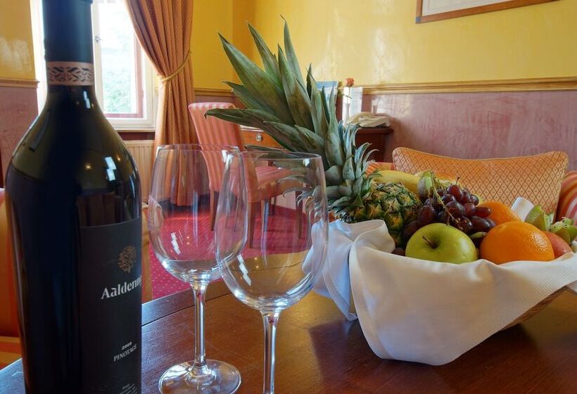 ホテル Am Luisenplatz