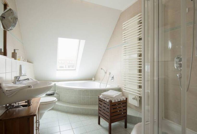 هتل Am Luisenplatz