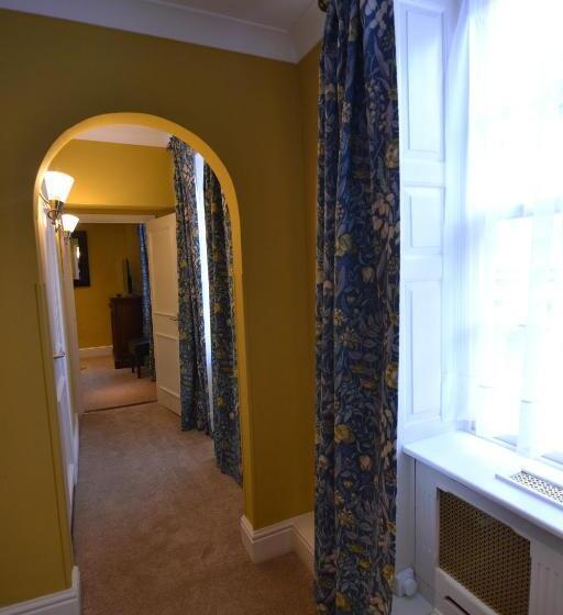 فندق Angel And Royal