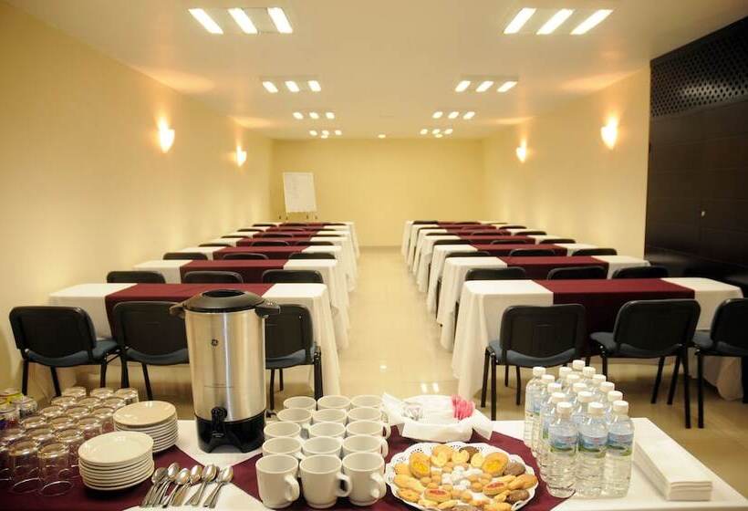 ホテル Azteca Inn