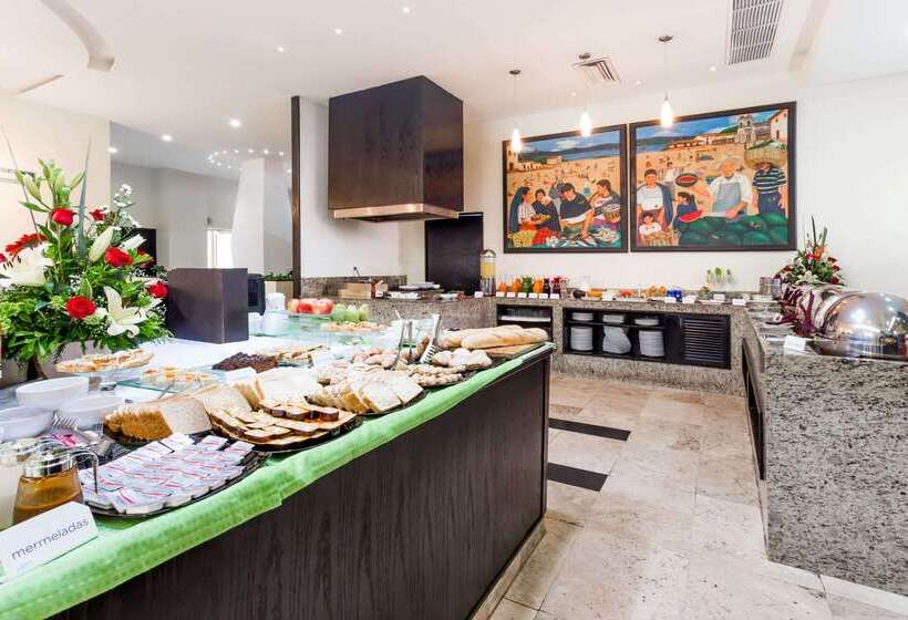 בית מלון כפרי Baymont Inn And Suites Lazaro Cardenas