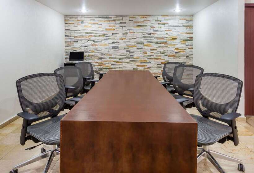 בית מלון כפרי Baymont Inn And Suites Lazaro Cardenas