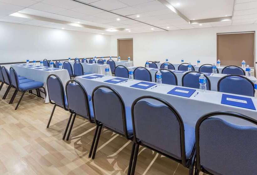 בית מלון כפרי Baymont Inn And Suites Lazaro Cardenas