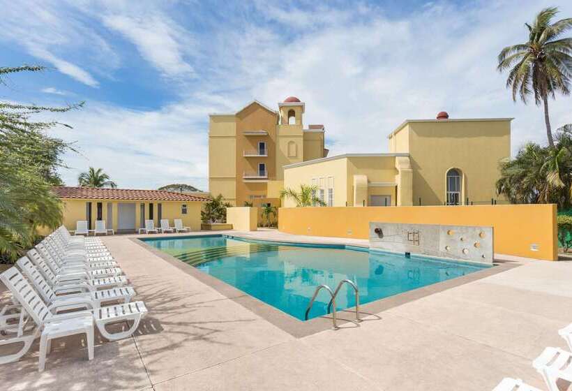 בית מלון כפרי Baymont Inn And Suites Lazaro Cardenas