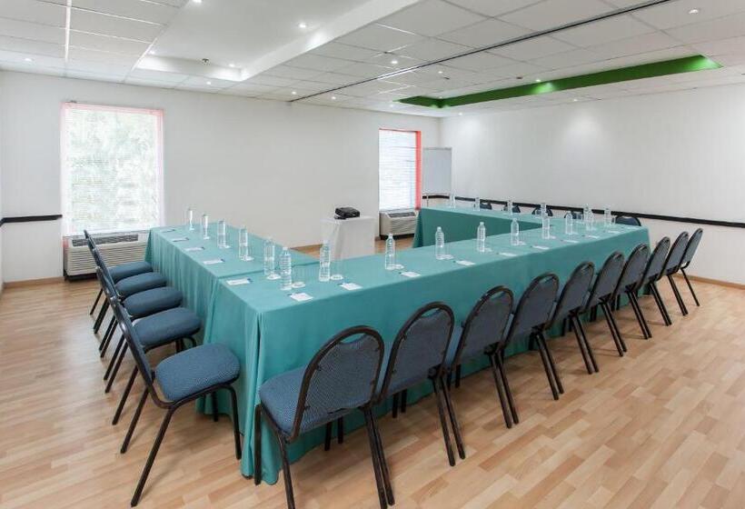 בית מלון כפרי Baymont Inn And Suites Lazaro Cardenas