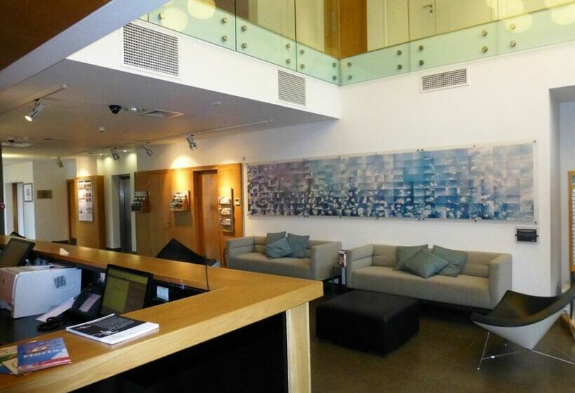 בית מלון כפרי Beales