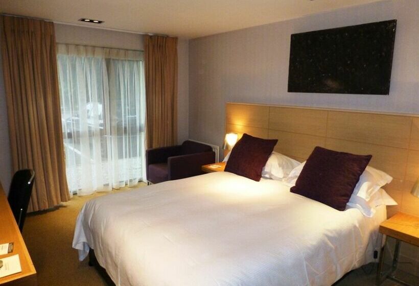 בית מלון כפרי Beales