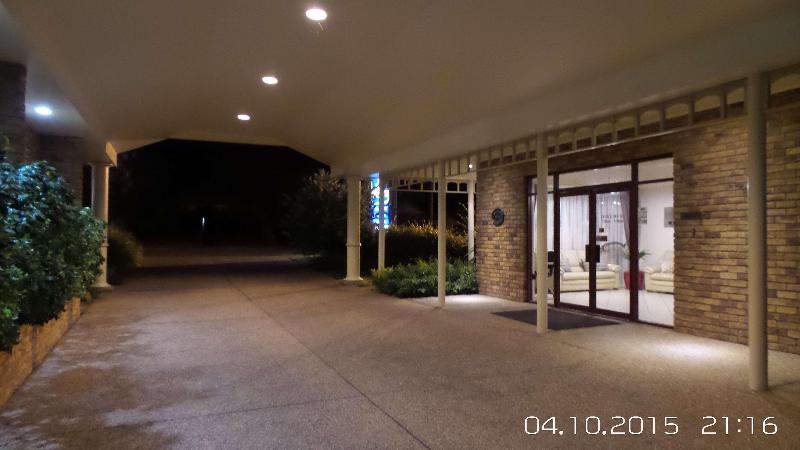 هتل Best Western Ambassador Motor Inn & Apartments